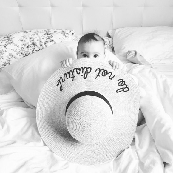 Do Not Disturb Floppy Beach Hat - Picture 7 of 8